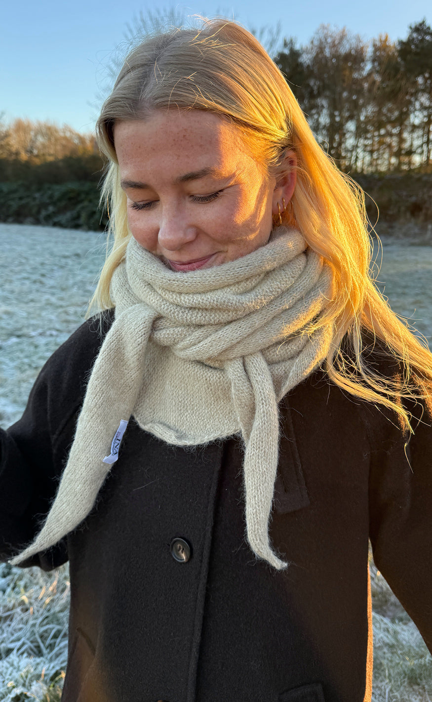 Say INA Copenhagen Tørklæde - Myrna - Latte
